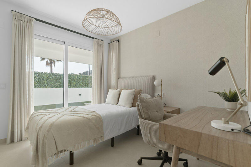 3 спальная комната городская тюрьма продается