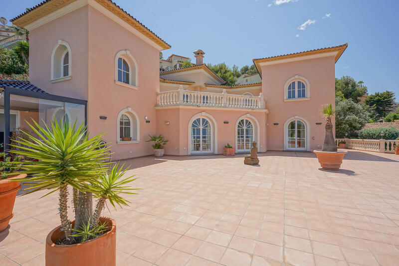 5 bedroom Villa for sale
