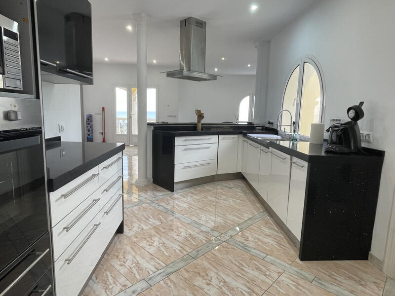 4 bedroom Villa for sale