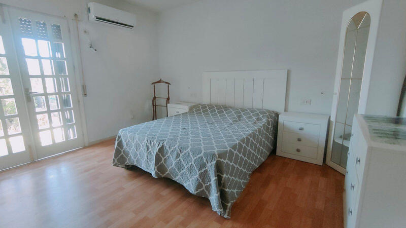 4 Cuarto Villa en venta