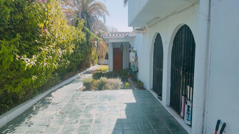 4 Cuarto Villa en venta