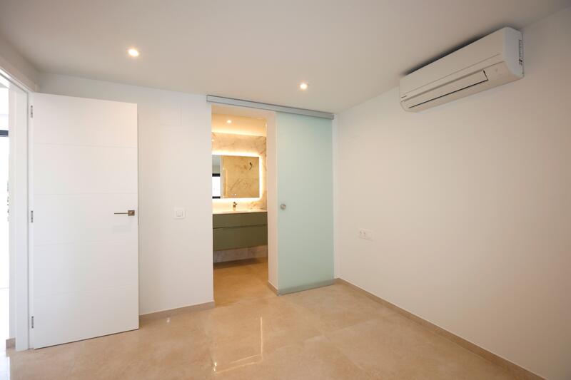 4 Cuarto Villa en venta