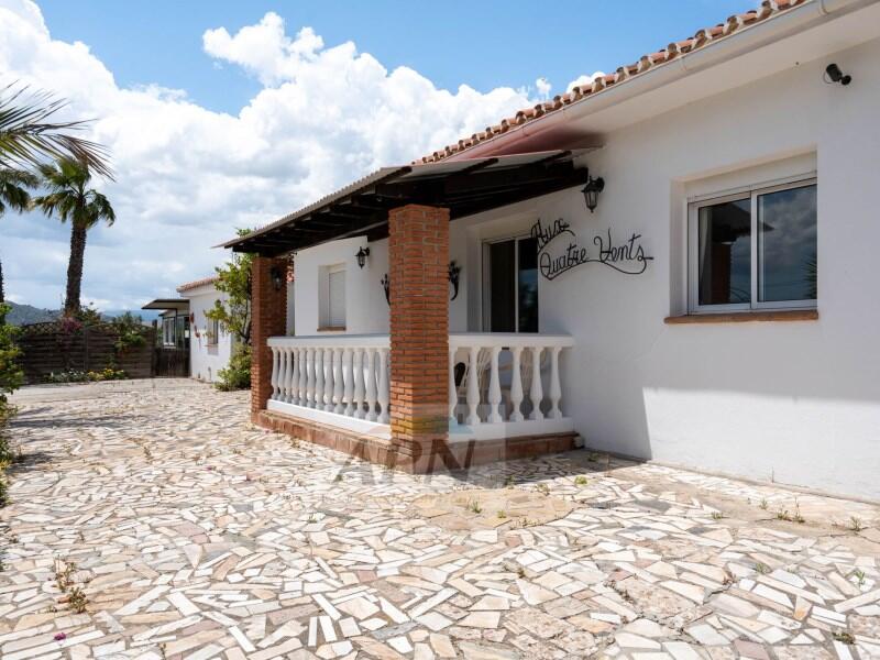 4 bedroom Country House for sale 4 bedroom Country House for sale