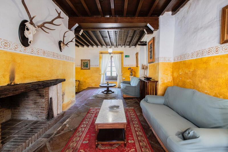 16 спальная комната Деревенский Дом продается