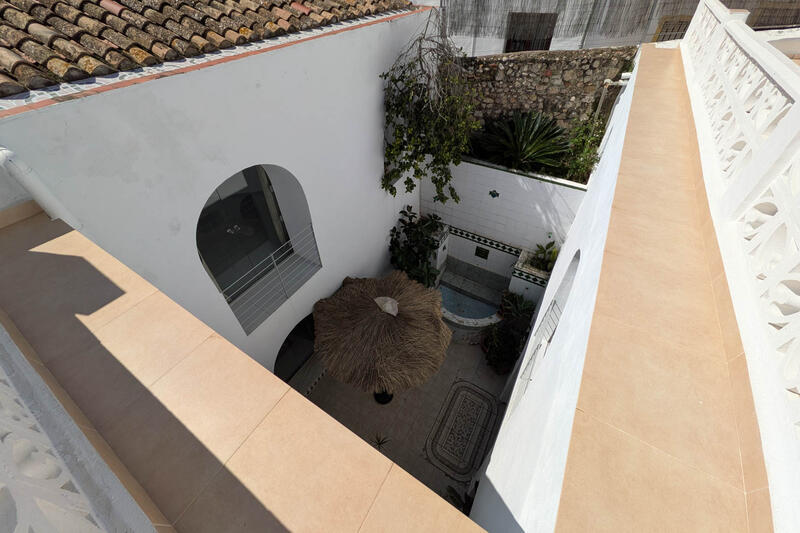 3 slaapkamer Gezinswoning Te koop