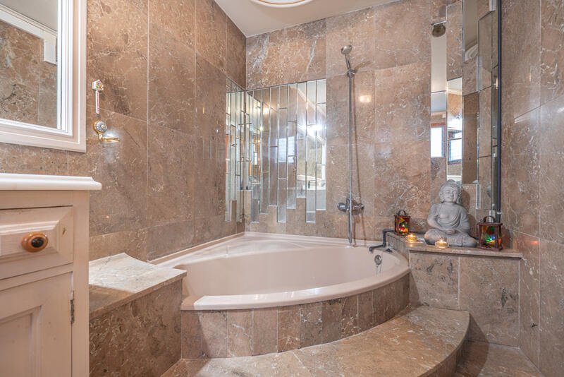 4 slaapkamer Gezinswoning Te koop 4 slaapkamer Gezinswoning Te koop
