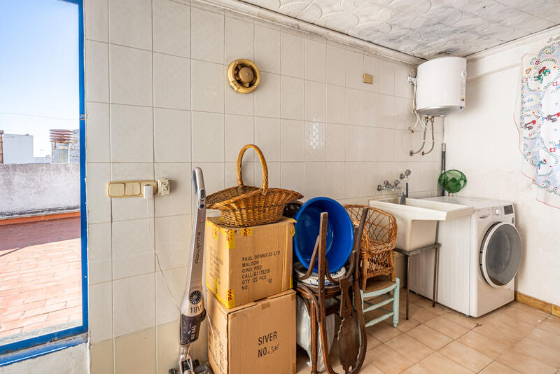 4 slaapkamer Gezinswoning Te koop 4 slaapkamer Gezinswoning Te koop