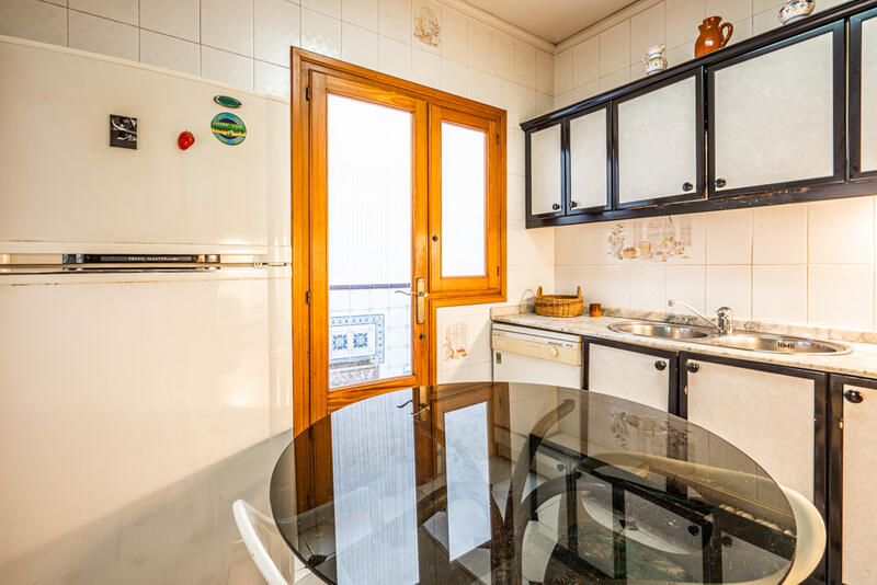 4 slaapkamer Gezinswoning Te koop 4 slaapkamer Gezinswoning Te koop