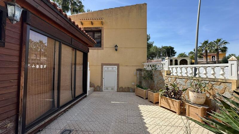 4 bedroom Villa for sale