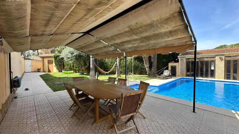 4 bedroom Villa for sale