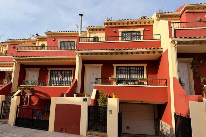 Adosado en venta en Catral, Alicante