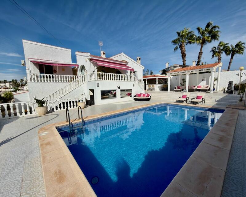 4 bedroom Villa for sale