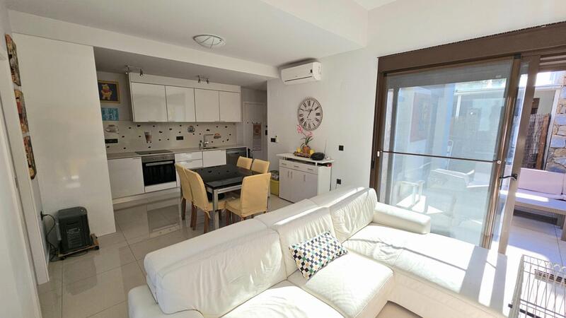 2 bedroom Country House for sale