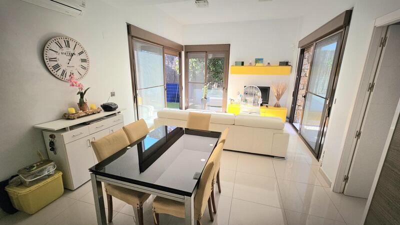 2 bedroom Country House for sale