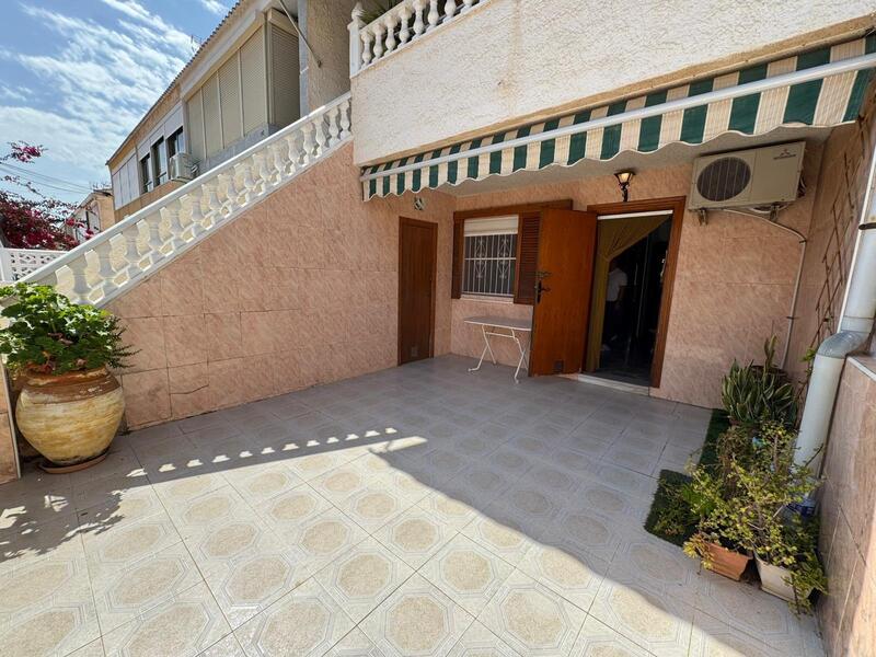 Villa til salgs i Torrevieja, Alicante