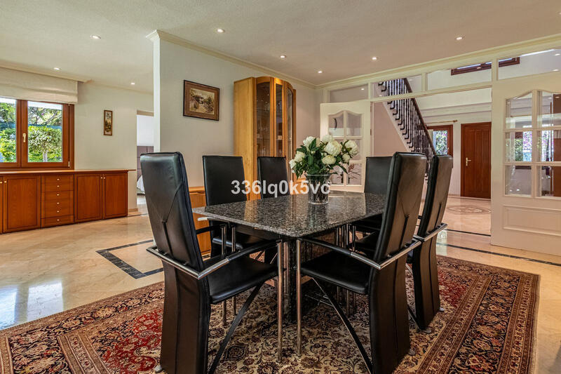 5 bedroom Villa for sale