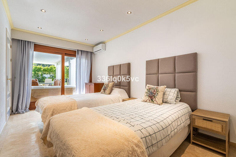 5 bedroom Villa for sale