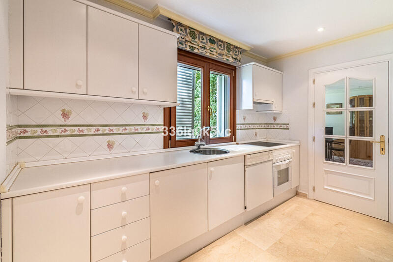 5 bedroom Villa for sale