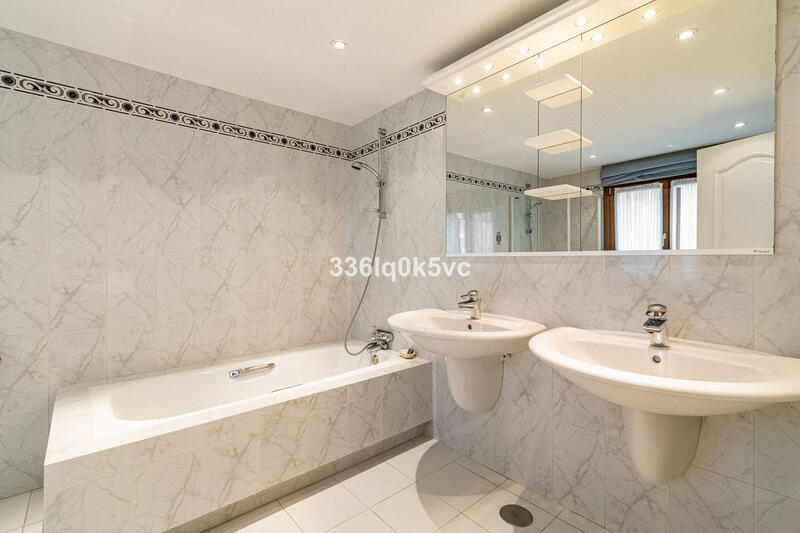 5 bedroom Villa for sale