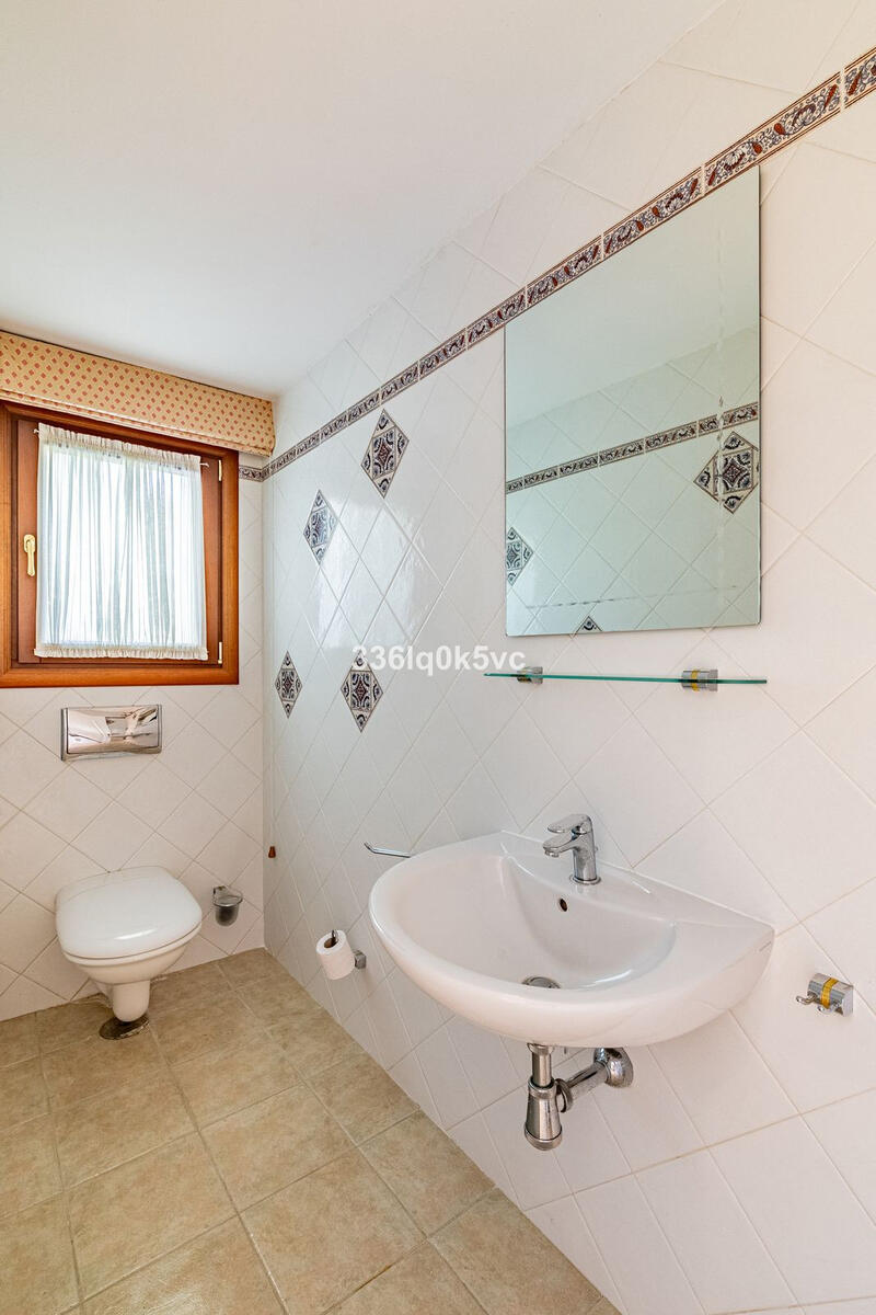 5 bedroom Villa for sale