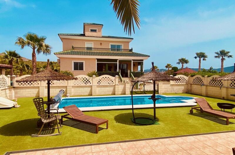 4 bedroom Villa for sale