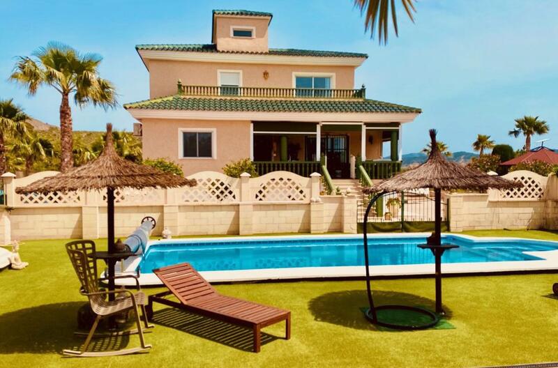 4 bedroom Villa for sale
