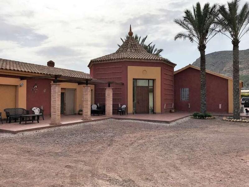 5 Cuarto Casa de Campo en venta