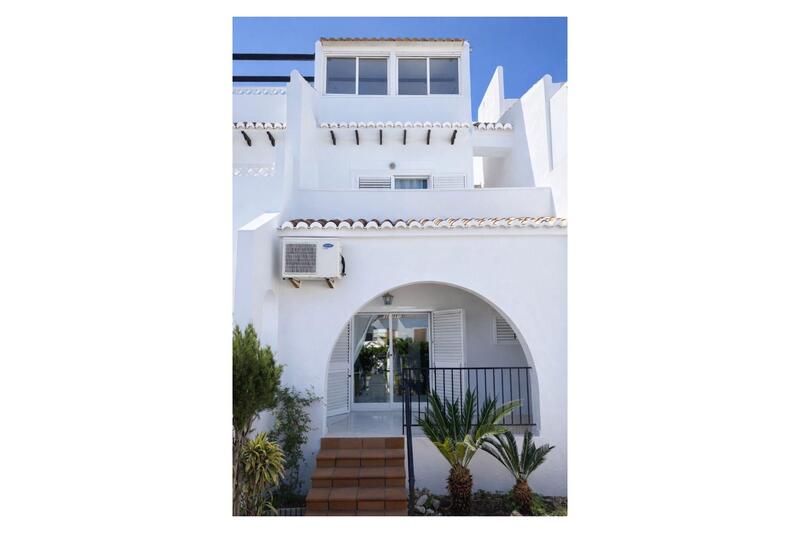 3 bedroom Townhouse for sale 3 bedroom Townhouse for sale