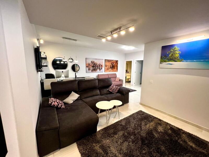 4 bedroom Apartment for sale