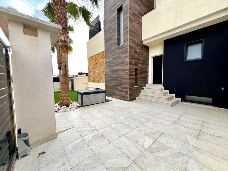 4 bedroom Apartment for sale