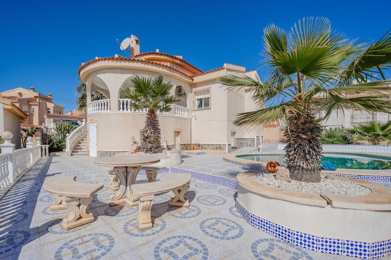 Villa for sale in Ciudad Quesada, Alicante