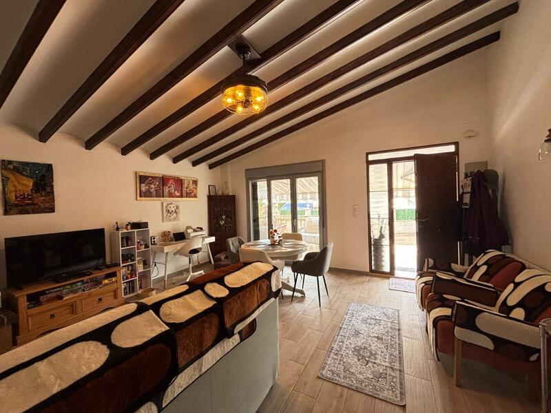 6 bedroom Villa for sale