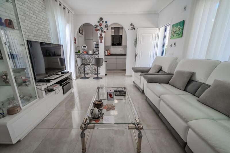2 slaapkamer Villa Te koop 2 slaapkamer Villa Te koop