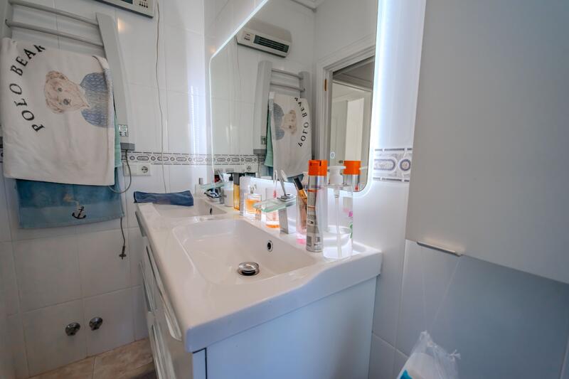 2 slaapkamer Villa Te koop 2 slaapkamer Villa Te koop
