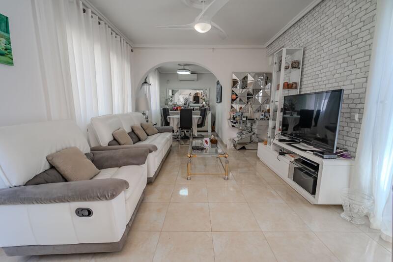 2 slaapkamer Villa Te koop 2 slaapkamer Villa Te koop