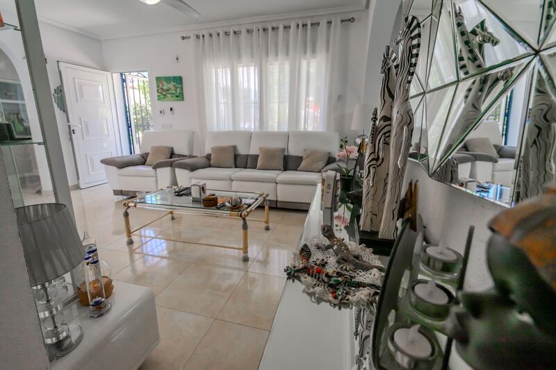 2 slaapkamer Villa Te koop 2 slaapkamer Villa Te koop
