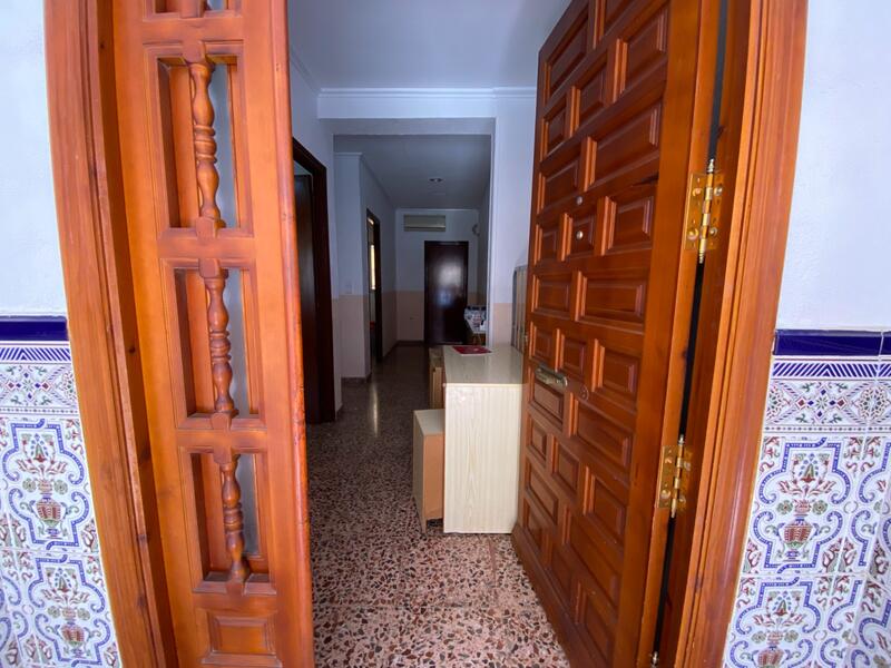 3 спальная комната квартира продается