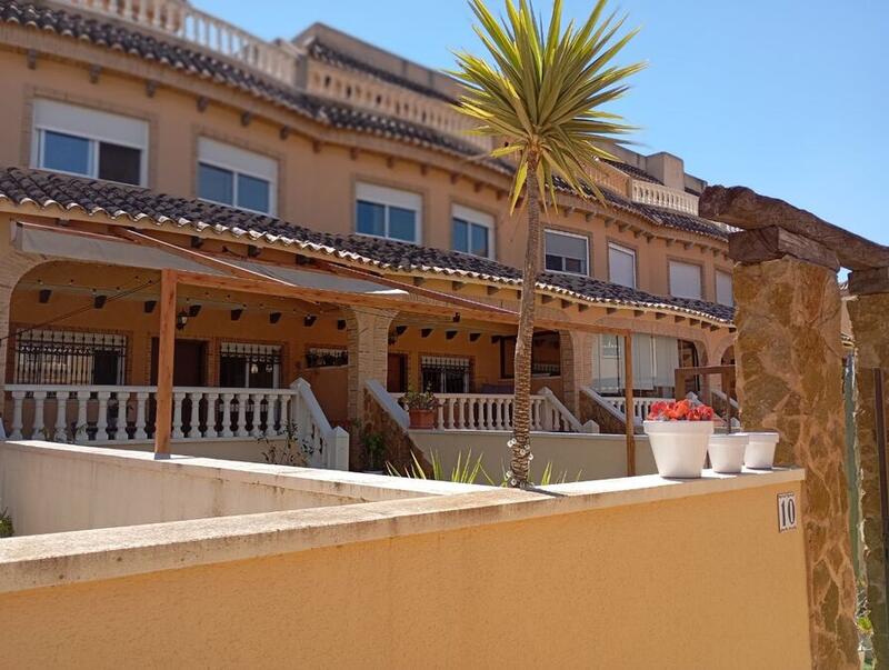 2 bedroom Townhouse for sale 2 bedroom Townhouse for sale