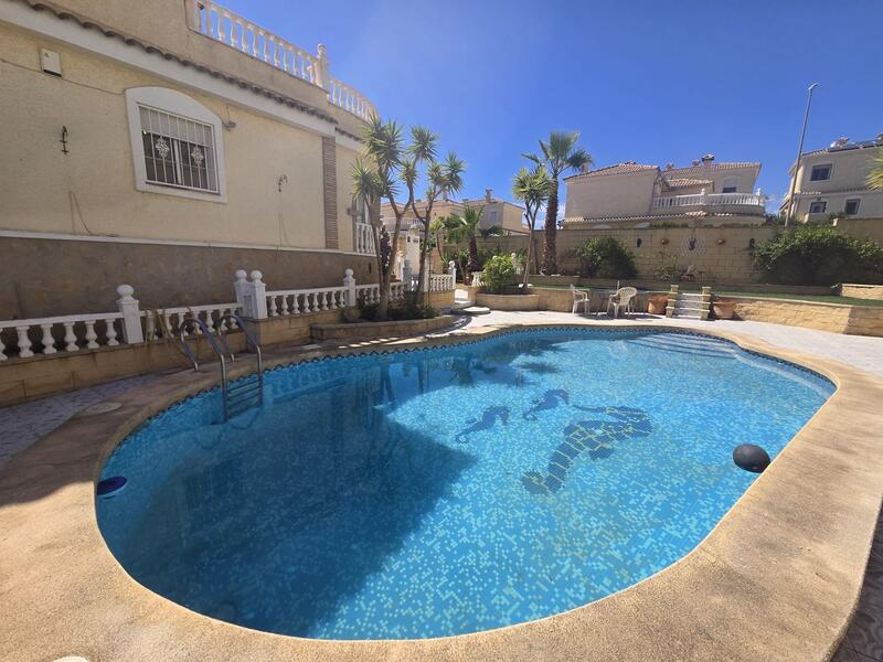 5 bedroom Villa for sale