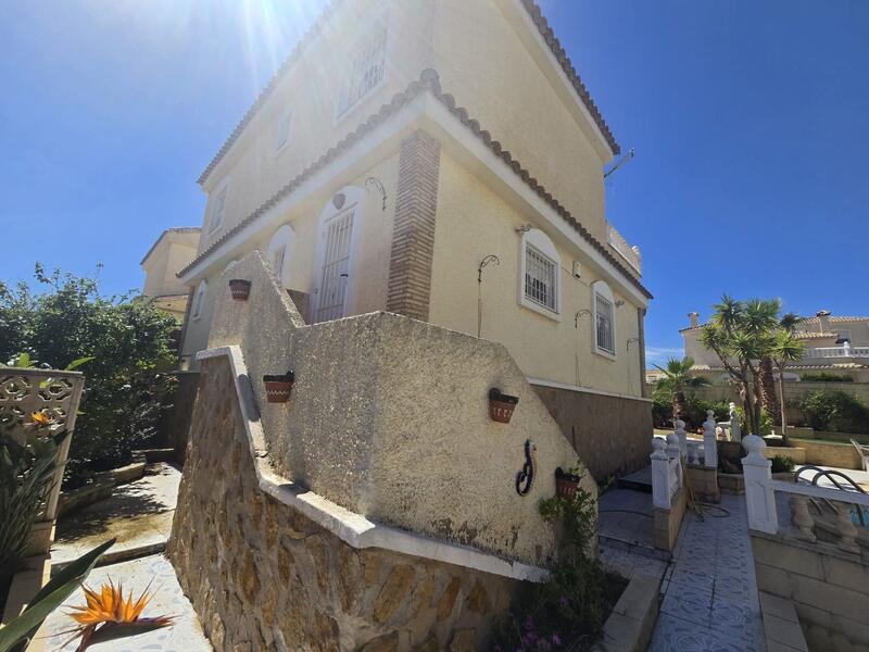 5 bedroom Villa for sale
