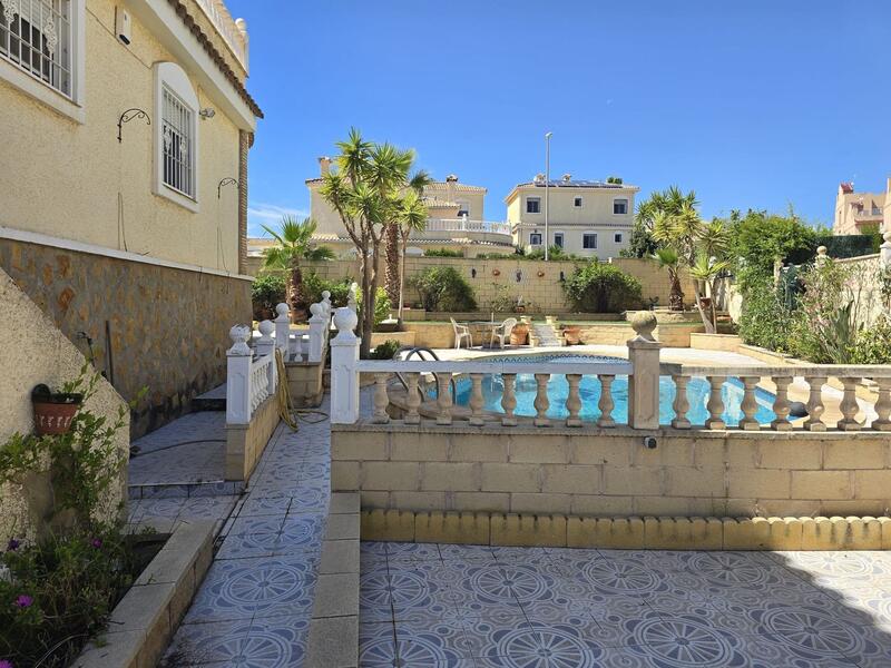 5 bedroom Villa for sale