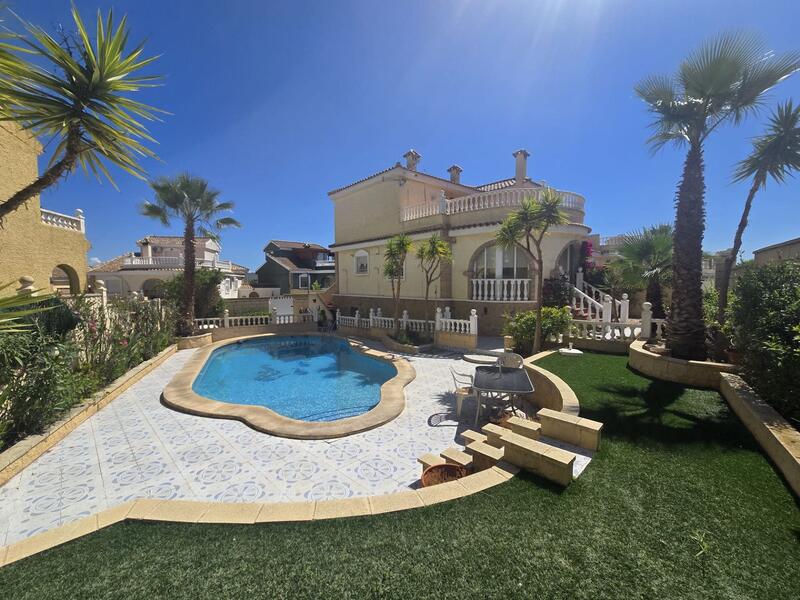 5 bedroom Villa for sale