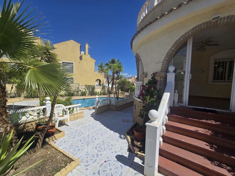 5 bedroom Villa for sale