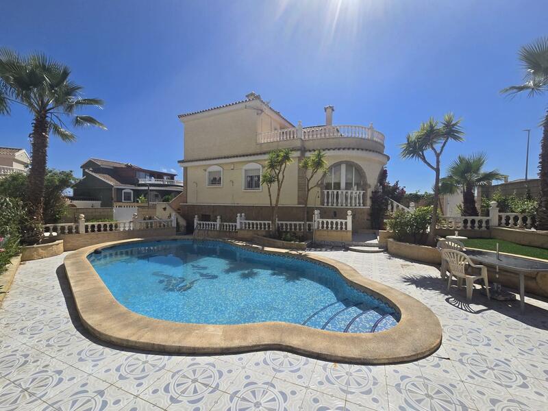 5 bedroom Villa for sale