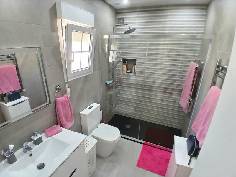 3 Schlafzimmer Villa zu verkaufen 3 Schlafzimmer Villa zu verkaufen