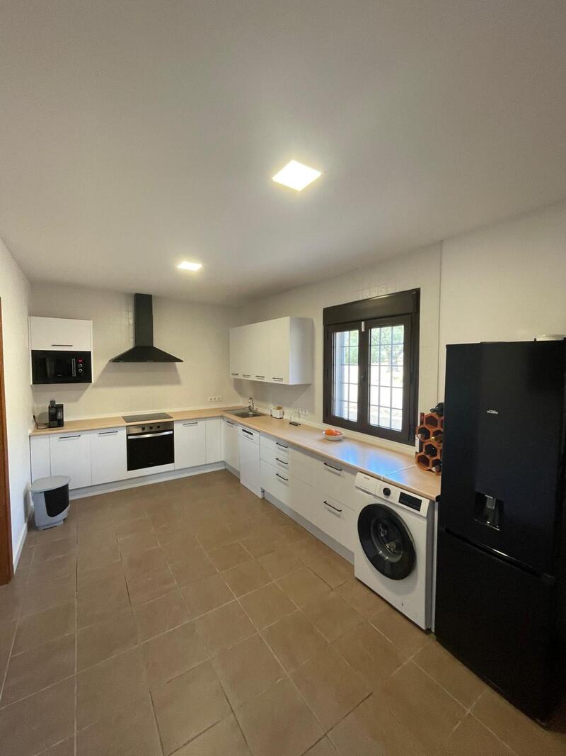4 bedroom Country House for sale
