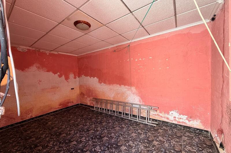 4 slaapkamer Gezinswoning Te koop 4 slaapkamer Gezinswoning Te koop