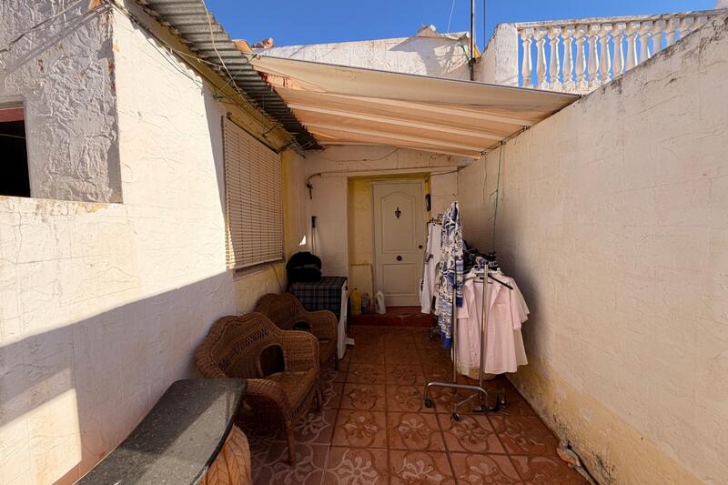 4 slaapkamer Gezinswoning Te koop 4 slaapkamer Gezinswoning Te koop