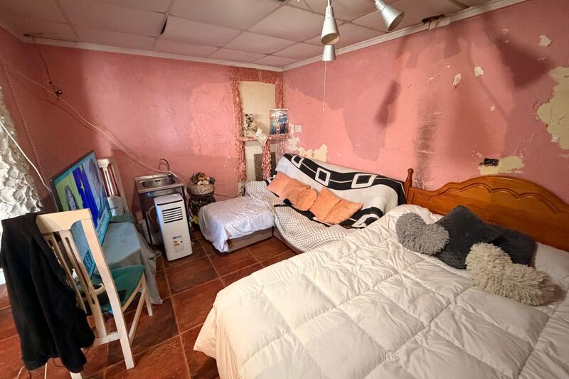 4 slaapkamer Gezinswoning Te koop 4 slaapkamer Gezinswoning Te koop