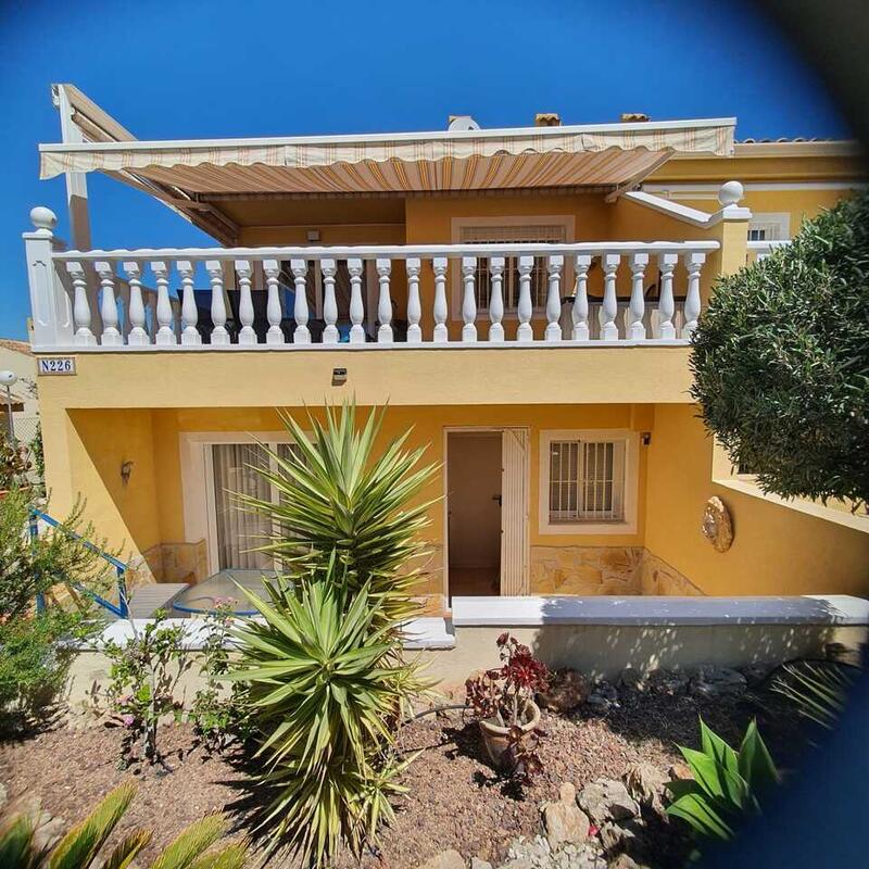 Townhouse for sale in Benijófar, Alicante